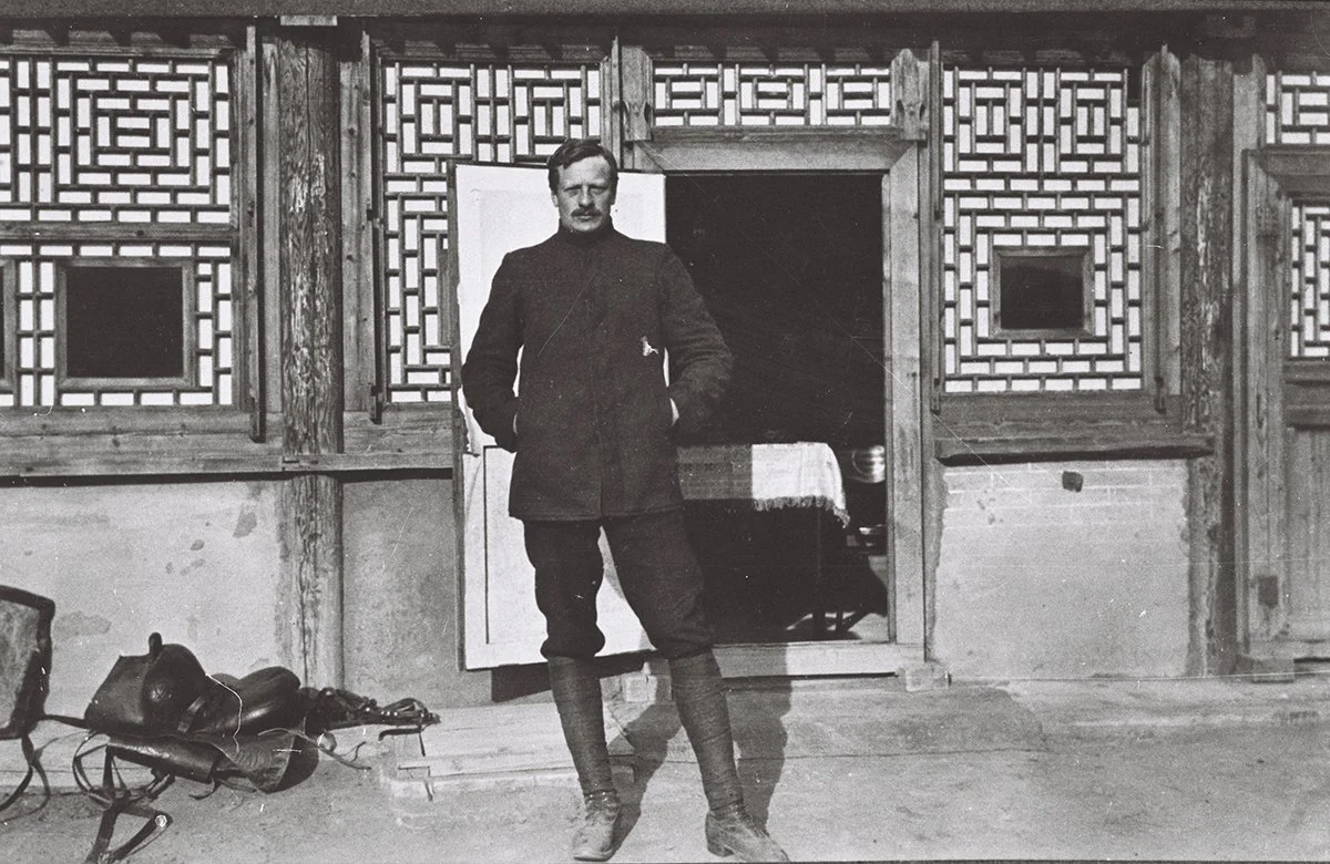  O. M. Outside the first B.A.T. mess in Urga 1911/TAR 