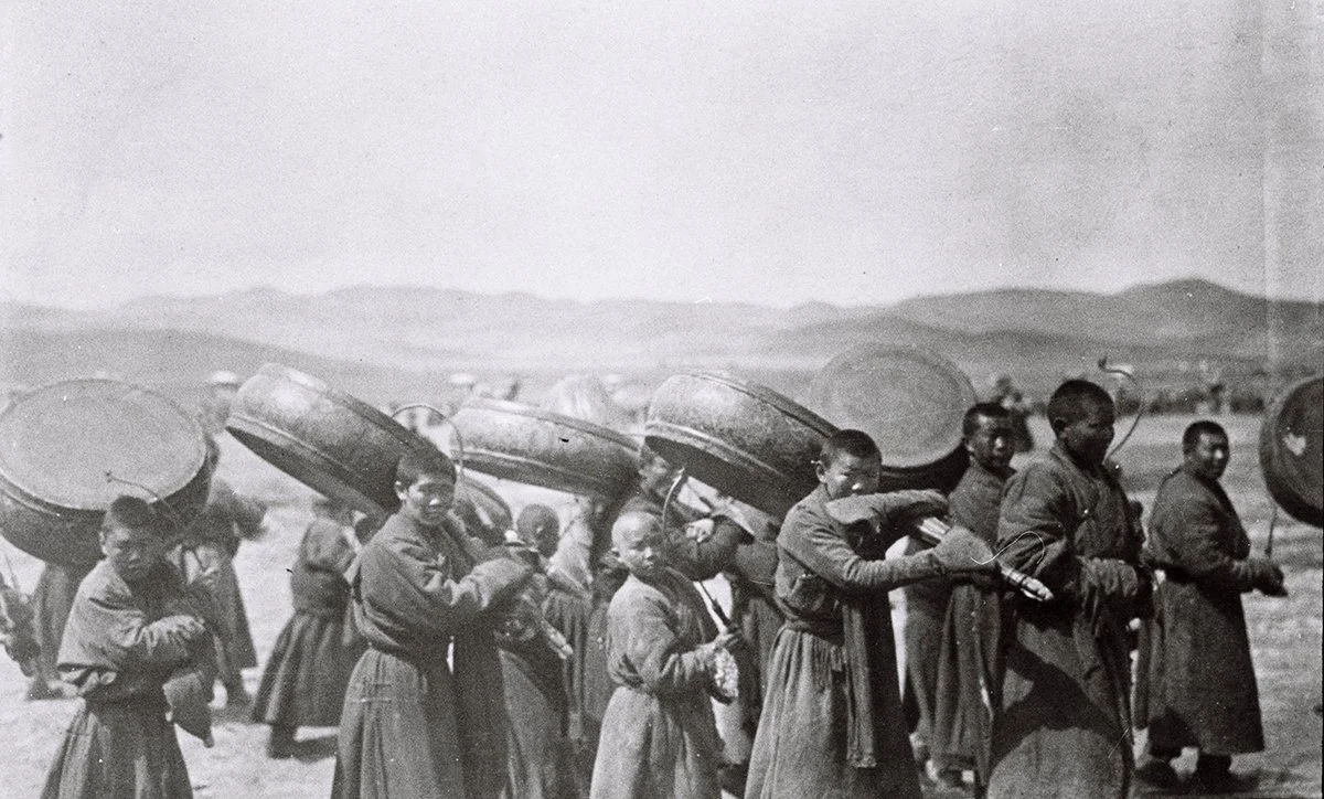  Lama boys (Shabys) carrying drums at Maiter, Urga 1912/TAR 