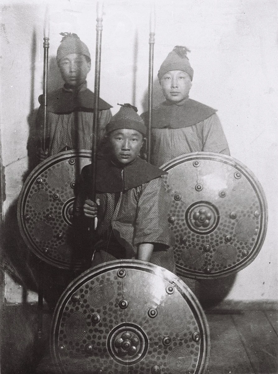  Old warrior types at Mong. Theater. Urga about 1926-7/Schönauer 