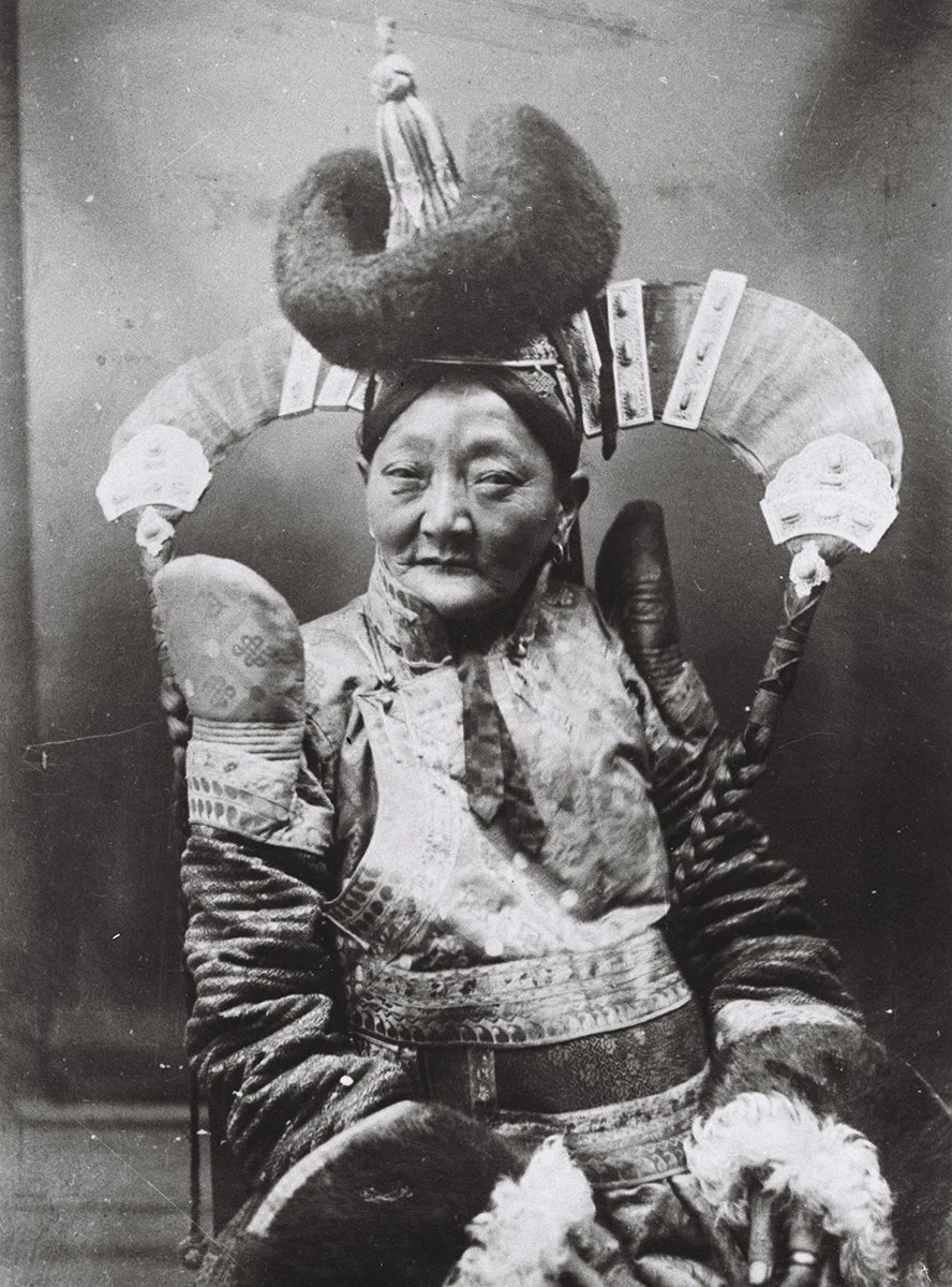  Well dressed Mong. Married woman. Urga about 1927/Schönauer 