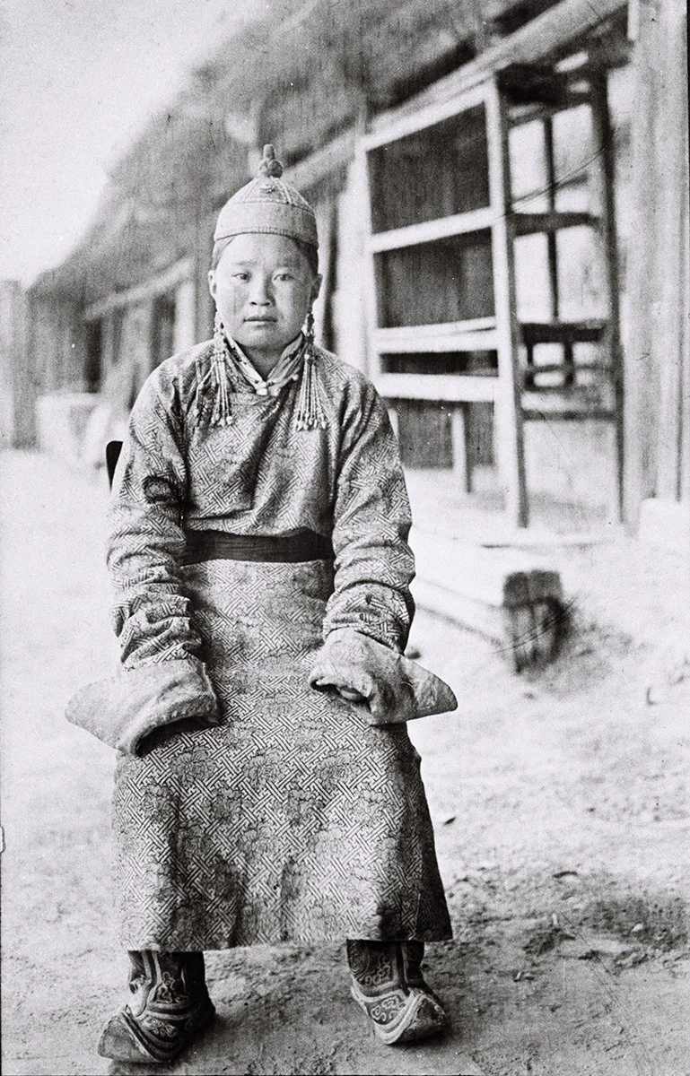  Mongolian girls in Urga, 1911-12/TAR 