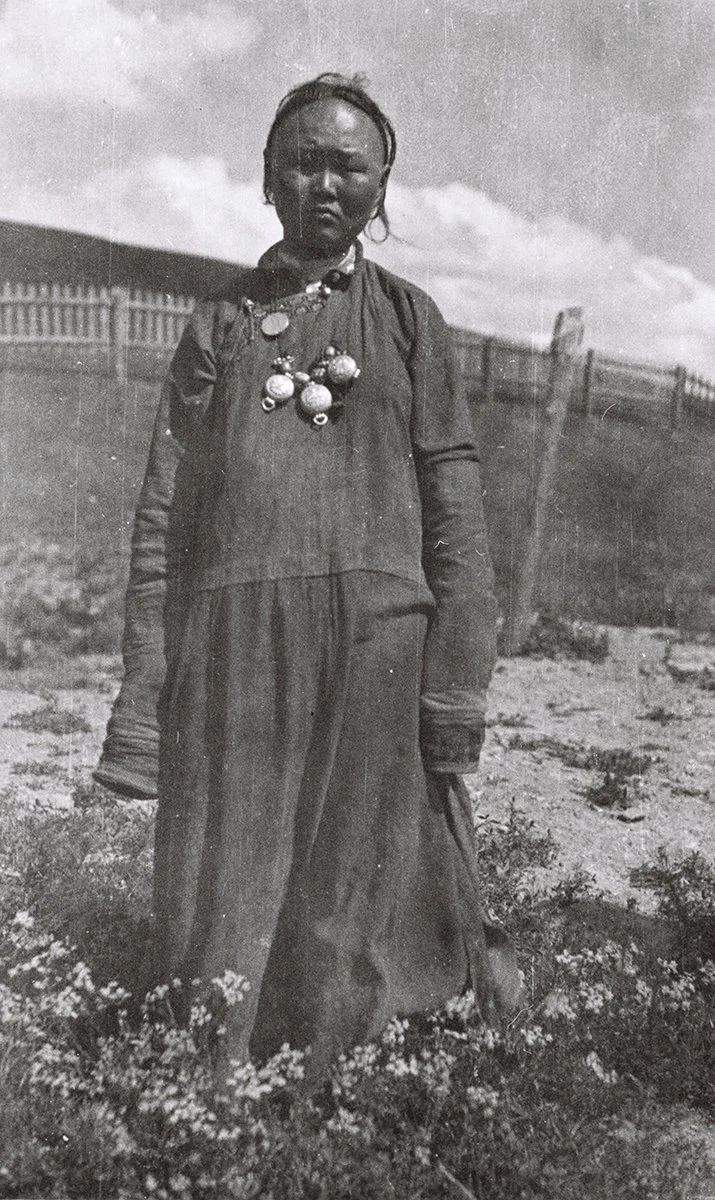  A «Bargut» woman at the Arshan, S. Barga about 1930/Holmes 