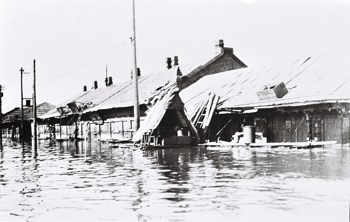  Views from the flood in Harbin, August 1932/Holmes 