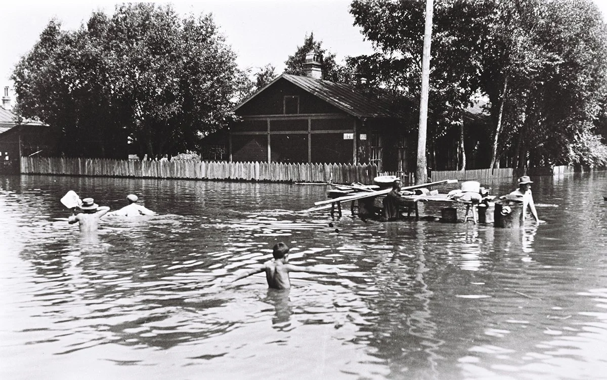  Views from the flood in Harbin, August 1932/Holmes 