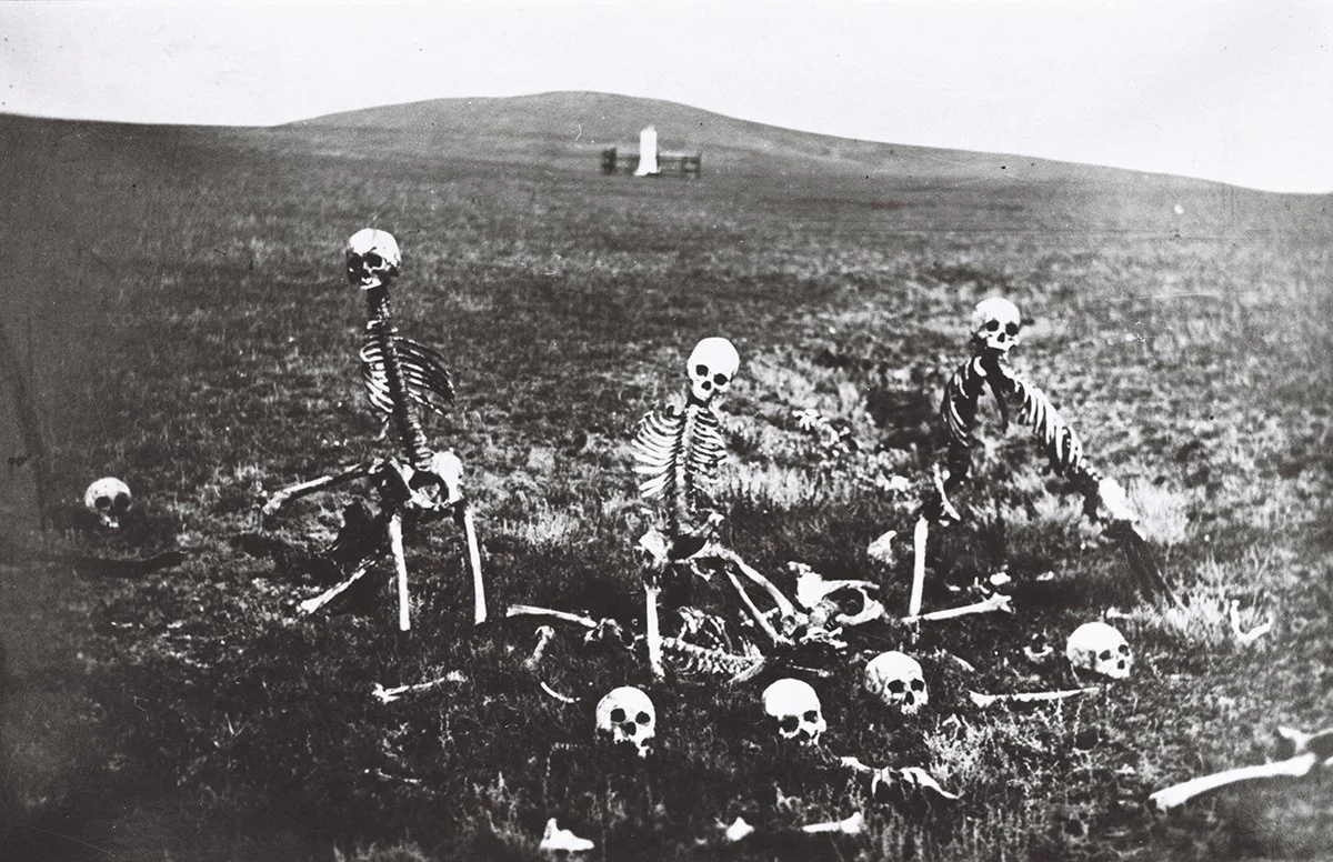  Stacks of human bones at Urga funeral place 1927/RUS 