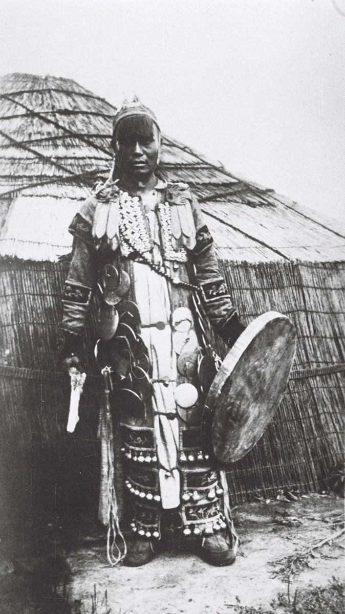  A Dagur Shaman in Barga, N. Manchuria, ab 1923-6/Totmakoff 