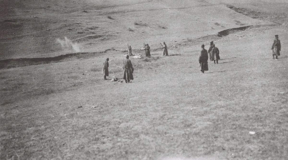  The prisoners tied to the poles, the shootin/H. Lucander 