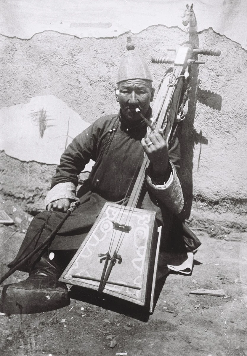  The old street musician with his Khor, about 1927/Schönauer 