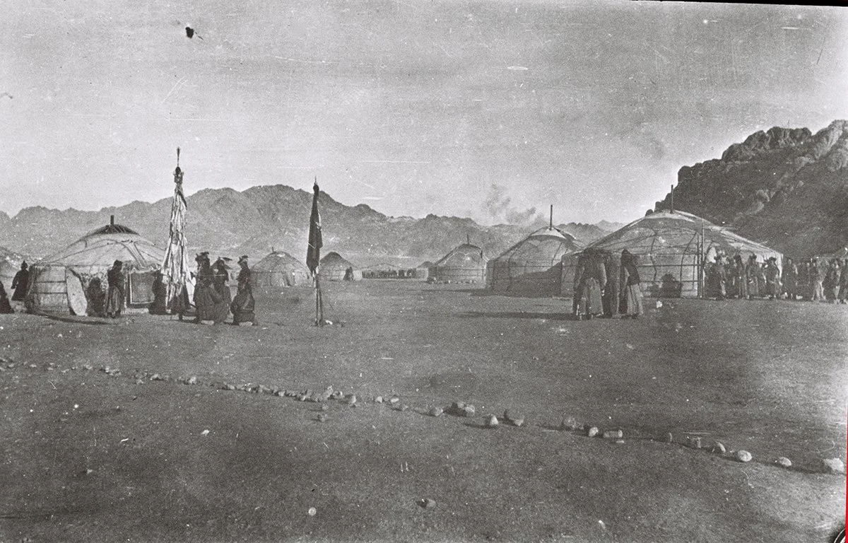  The camp of Sha Lama outside Kobdo. 1914/Russ officer 