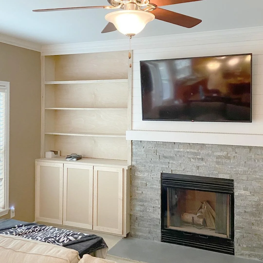 Sneak peek! This traditional style of built-ins is so versatile that it can fit into any style of living room.
.
.
.
.
.
#elevationcarpentry #wip #sneakpeak #builtincabinets #customdesign #storagesolutions #livingroomorganization #elevatedstyle