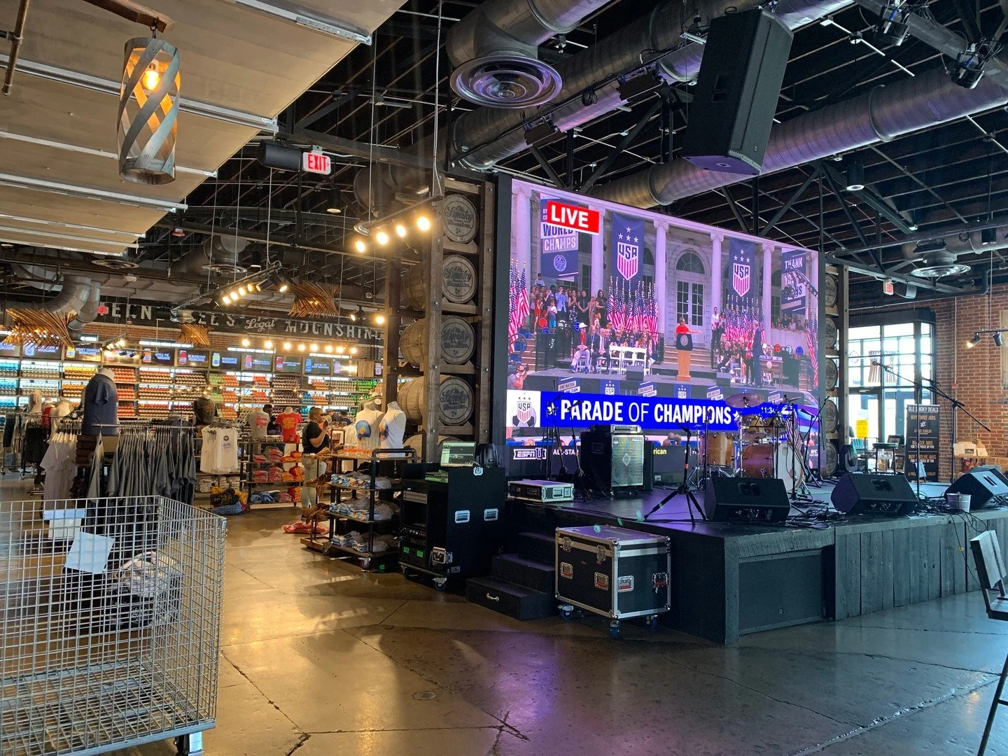 The founders of Ole Smoky Distillery wanted to install a high-resolution video wall so their patrons could enjoy sports and live music while sipping on Ole Smoky's distinctive libations. Raise a glass to great drinks and clear entertainment!

See mor