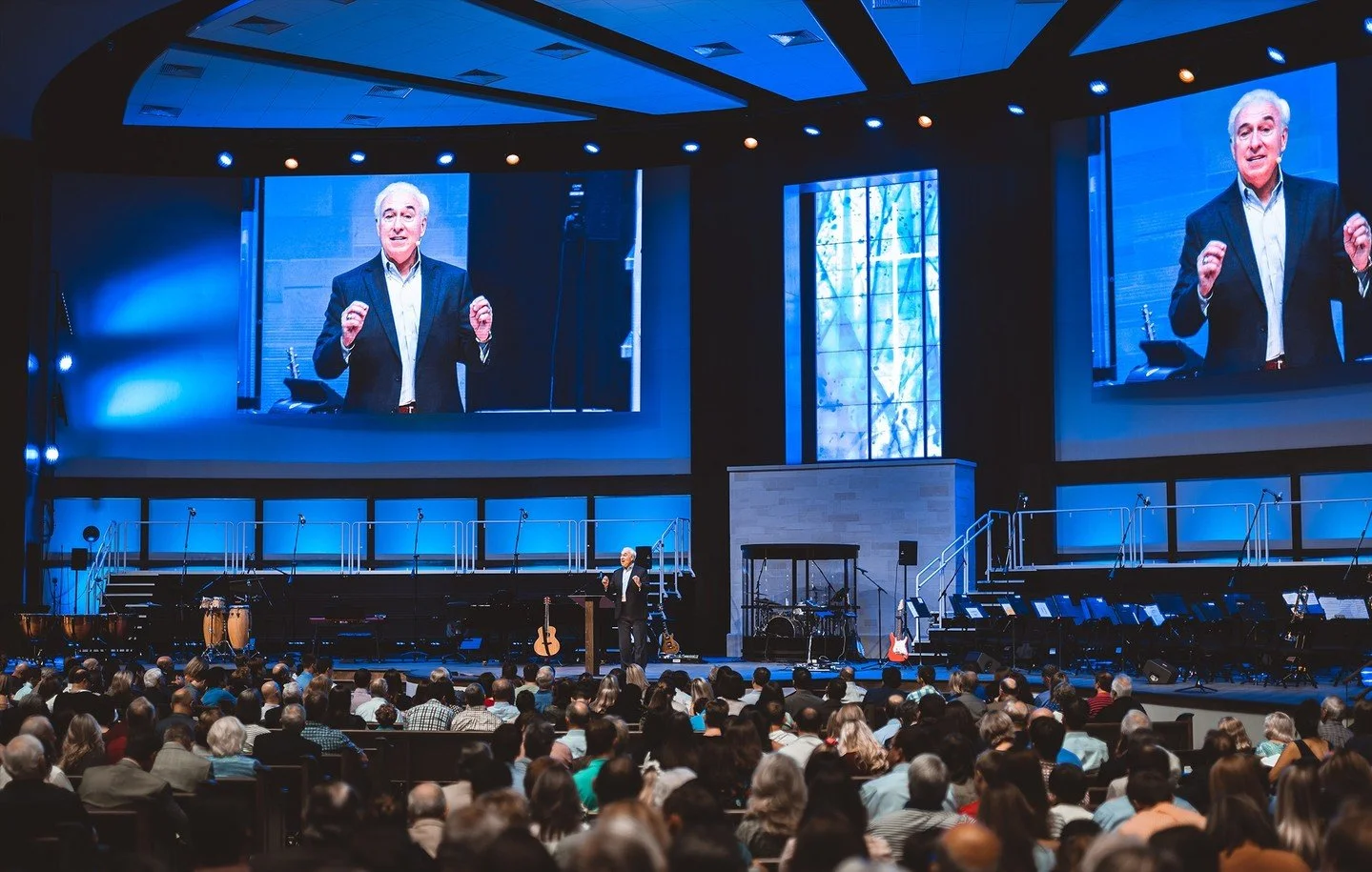 When Shades Mountain Baptist Church needed to enhance their worship services, they called us to determine which products would best meet their congregation's needs. We suggested two video walls with 3.9 mm pixel pitch to display song lyrics, sermon n