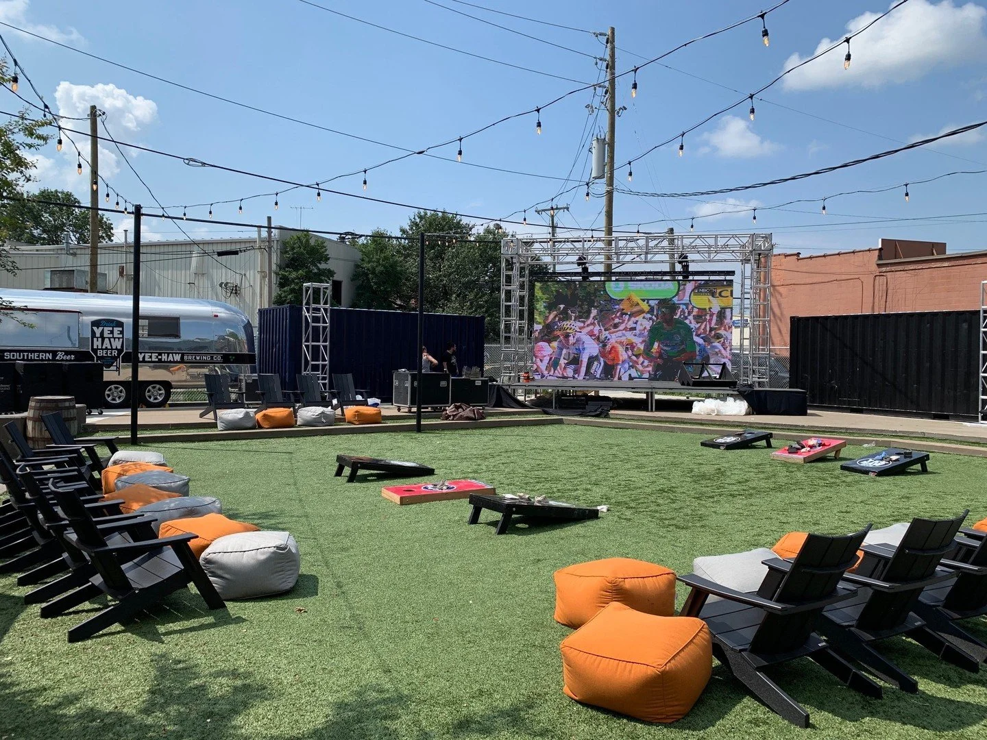 Warmer days are near and we&rsquo;re ready for outdoor season ☀️🎉 

From spring festivals and community gatherings to graduations and live events, our outdoor video walls are built to handle the elements: resisting weather, moisture, and humidity fo