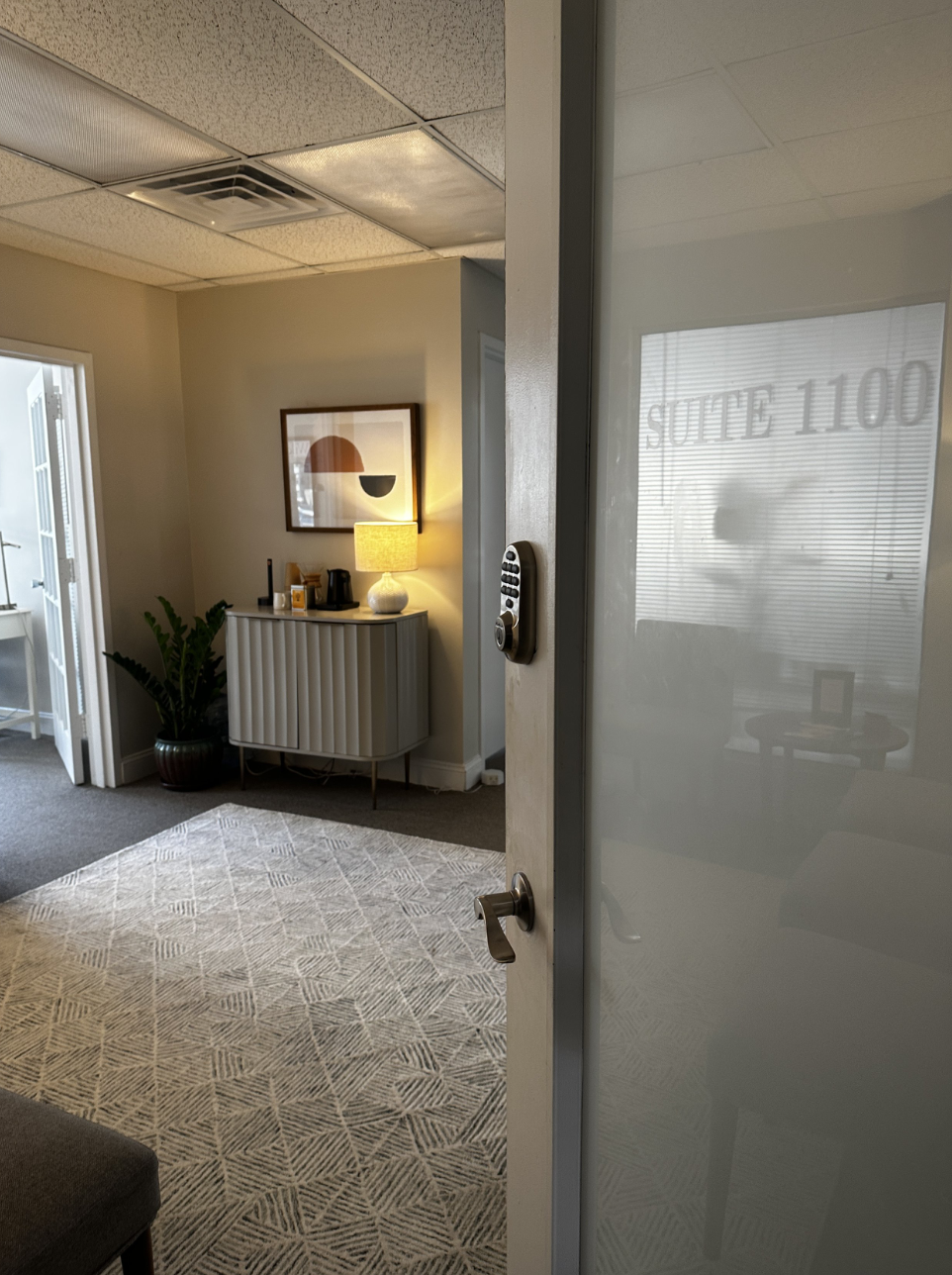 Welcome to my office again - In-person Accelerated Resolution Therapy in Center City Philadelphia with Laura Geftman, LCSW.