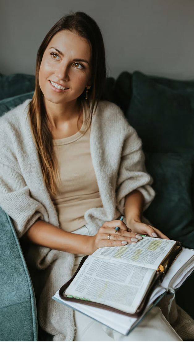 Laura Geftmam, LCSW - Serving PA, NJ, NY, and FL virtually, with in-person care in Ardmore, PA, the practice helps clients move through trauma, anxiety, grief, and stuck patterns with compassion, clarity, and evidence-informed care.
