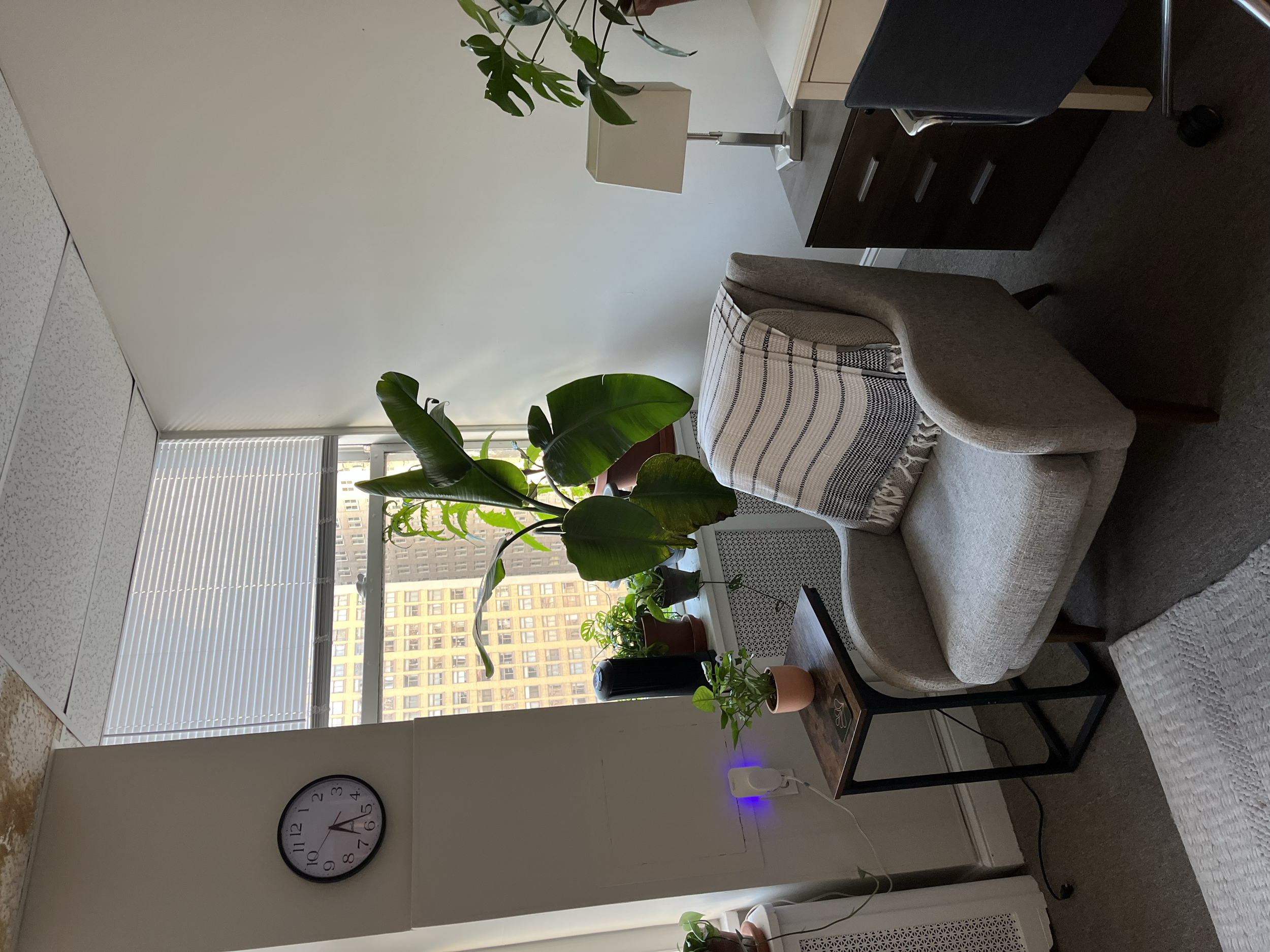 This is where I will sit for your therapy session - In-person Accelerated Resolution Therapy in Center City Philadelphia with Laura Geftman, LCSW.