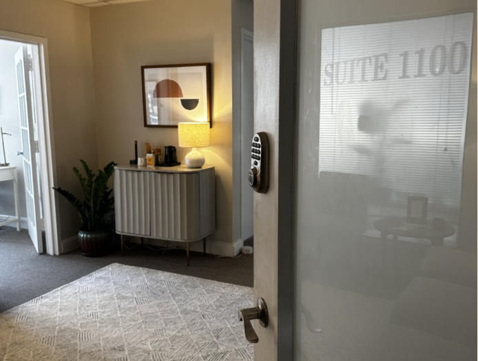 Welcome to my office - In-person Accelerated Resolution Therapy in Center City Philadelphia with Laura Geftman, LCSW.
