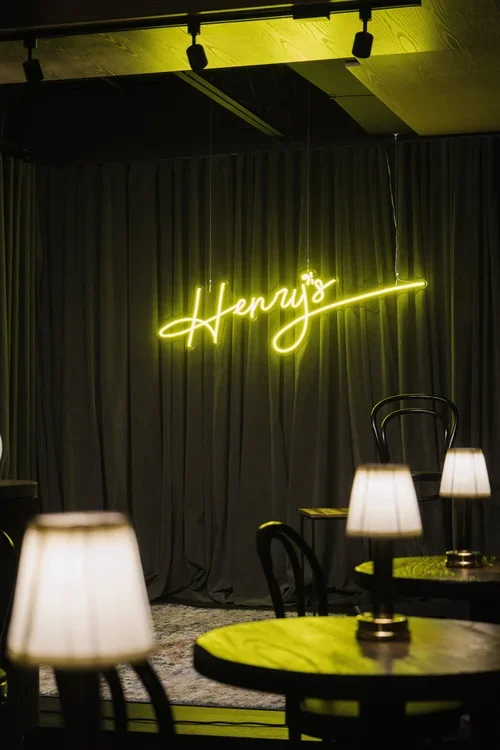Hamilton, ON: Isabella Hallia at Henry on James