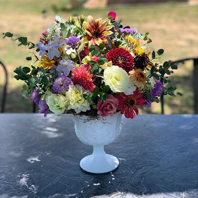 We made two of these beautiful bouquets of flowers for a table decoration.  #fredericksburg,TX #fredericksburg,Texas #locallygrown #fresh-cut-flowers #tours #texas-tours