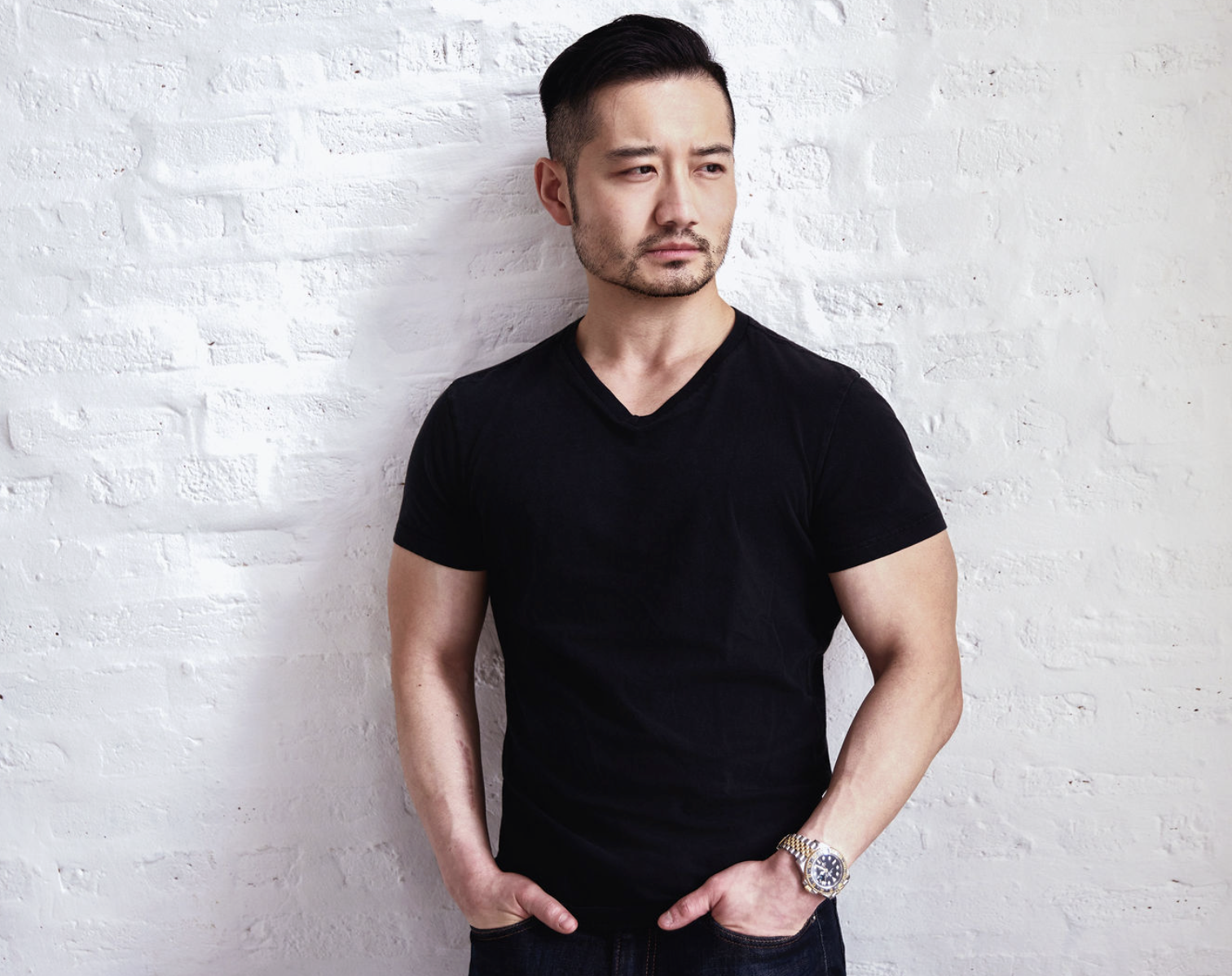 Why Your Dating Profile Photos Should Feel Like You 