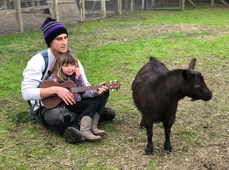 In English &amp; Spanish: Day 5: Music Time