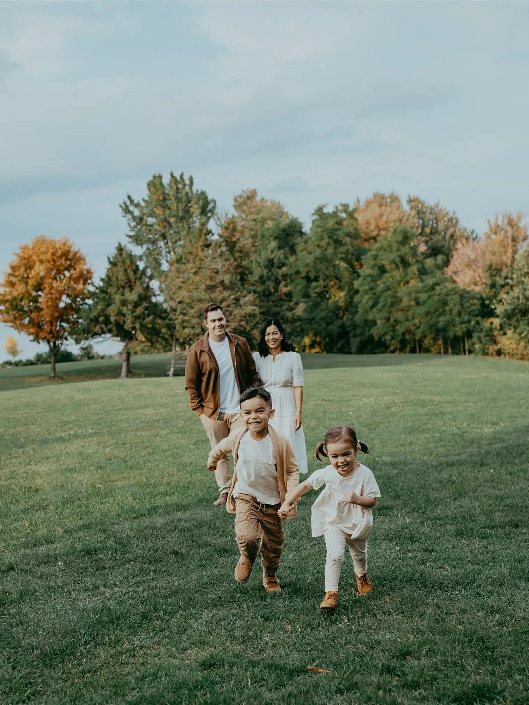 If you need me, I&rsquo;ll be somewhere between editing, shooting, and wondering what day it is 🫠 #busyseason 

-&mdash;&mdash;
 
#ottawalifestylephotographer&nbsp;#ottawaphotographer&nbsp;#familyphotography&nbsp;#ottawafamilyphotographer #ottawanew