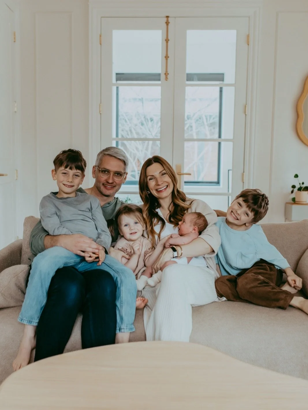 Survived a full week of solo parenting ✔️
Replaced the elf who went completely rogue ✔️
Only 3 sessions left to shoot ✔️
Currently sorting through 100+ kids&rsquo; portrait orders while running on&hellip;vibes? fumes? caffeine I don&rsquo;t even drin