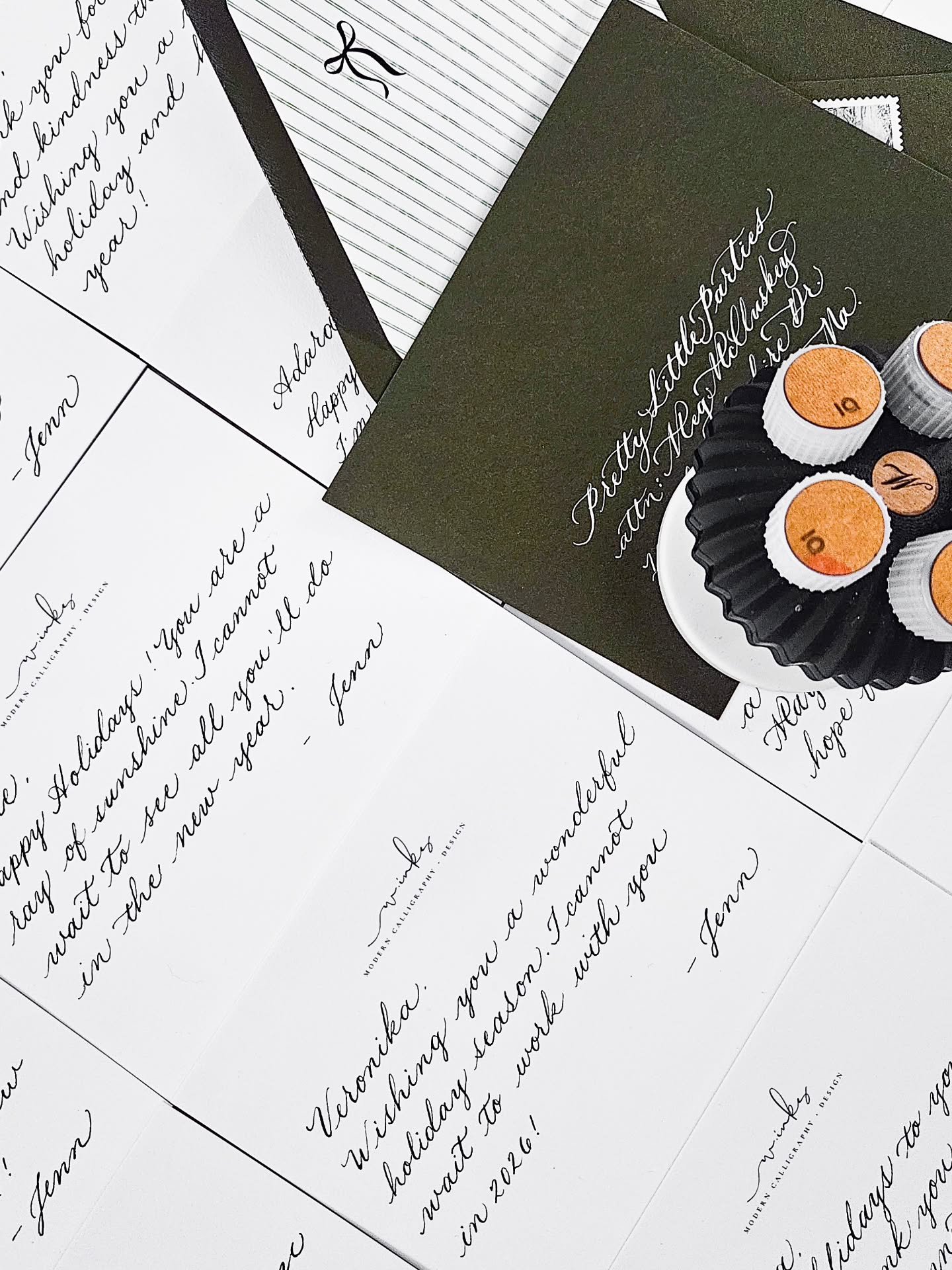 With the season in full swing, I'm bringing back the joy of handwritten notes and spreading love and thanks to those around me.

Getting a thoughtful, handwritten message always brightens my day. And knowing the sender took the time out of their busy