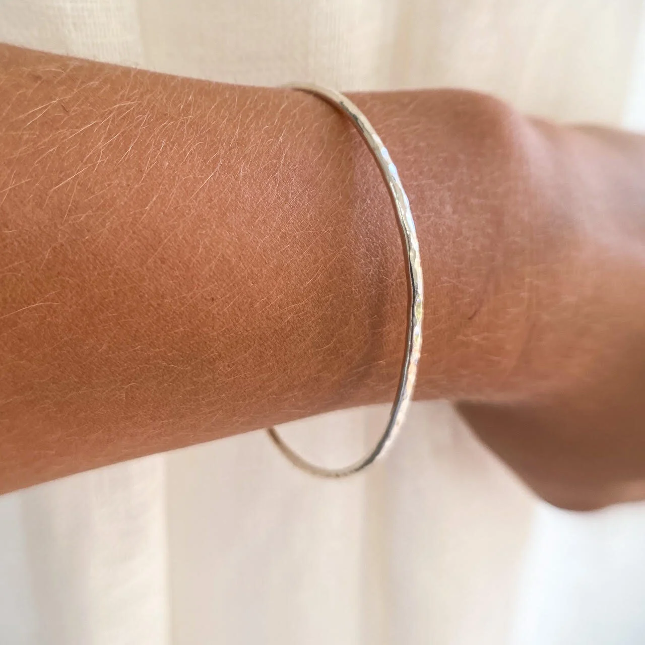 silver hammered 2mm bangle.jpg