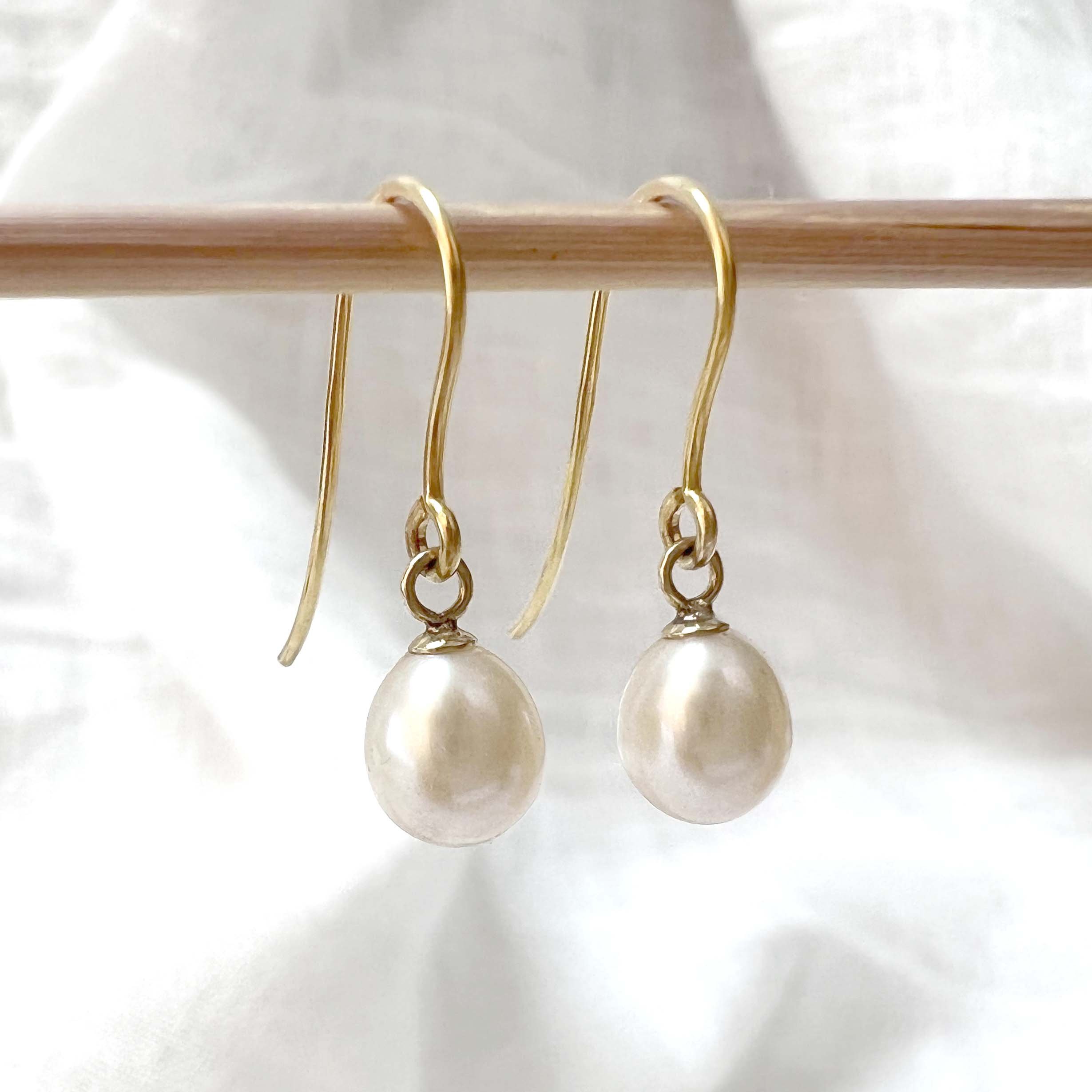 SALE - Small Pearl Drop Earrings | 9ct Gold — Didi Mala Jewellery