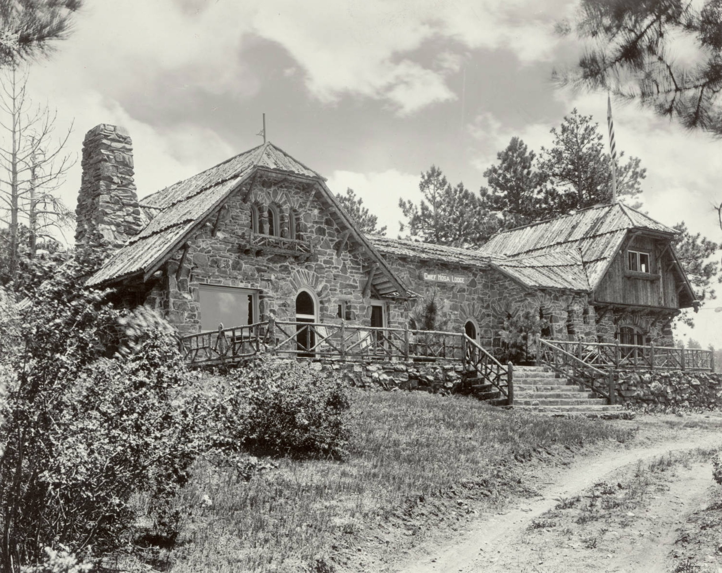 Columns & Coffee: Chief Hosa Lodge