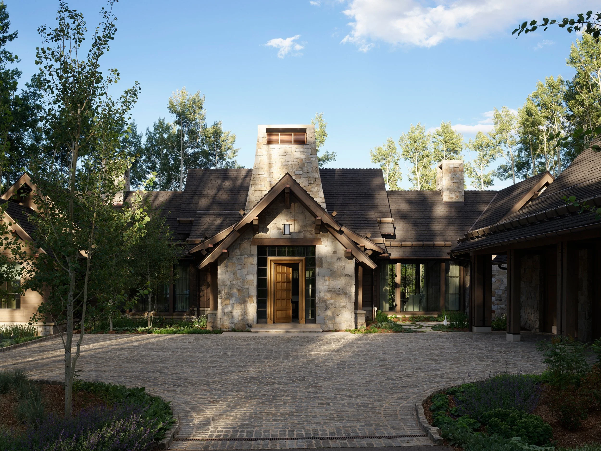 01_Mountain Retreat_Front 01_Photo by Simon Upton.jpg