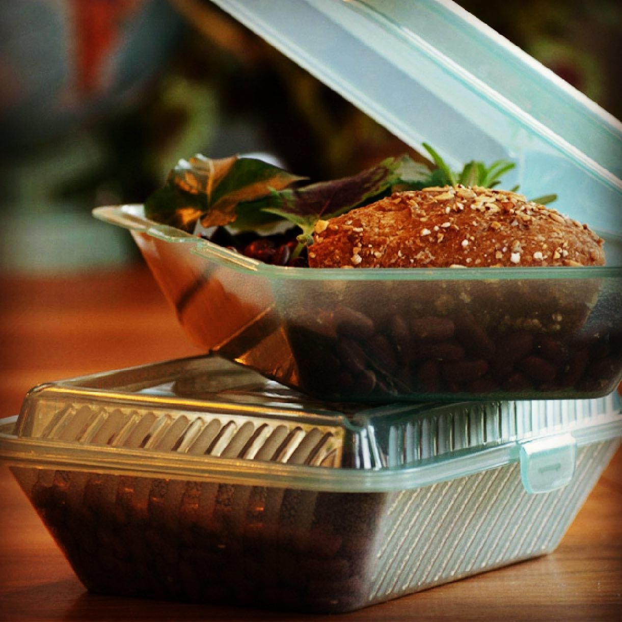 14 restaurants in #Toronto will participate in the @Wisebox pilot that launches this Friday. Customers rent the reusable containers for a $5 deposit from any participating restaurant and can drop them off at any of the locations to get their deposit 