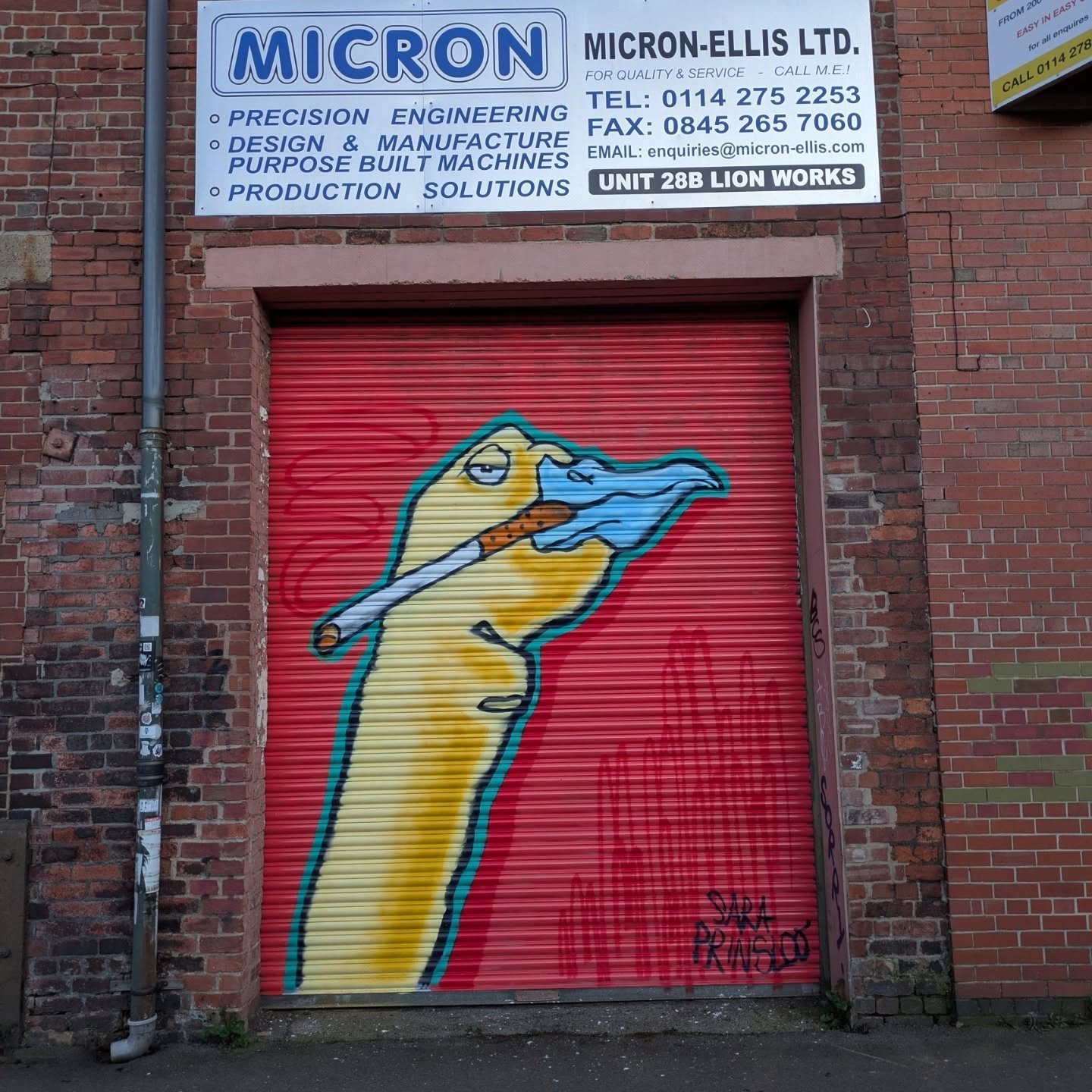 Neepsend's newest street art on Ball Street from @ethan_lemon_art and @saraprinslooart. 

The next art and studios tour of Kelham Island and Neepsend is on Saturday 11 April where you'll find all about the wider local art scene as well as its street 