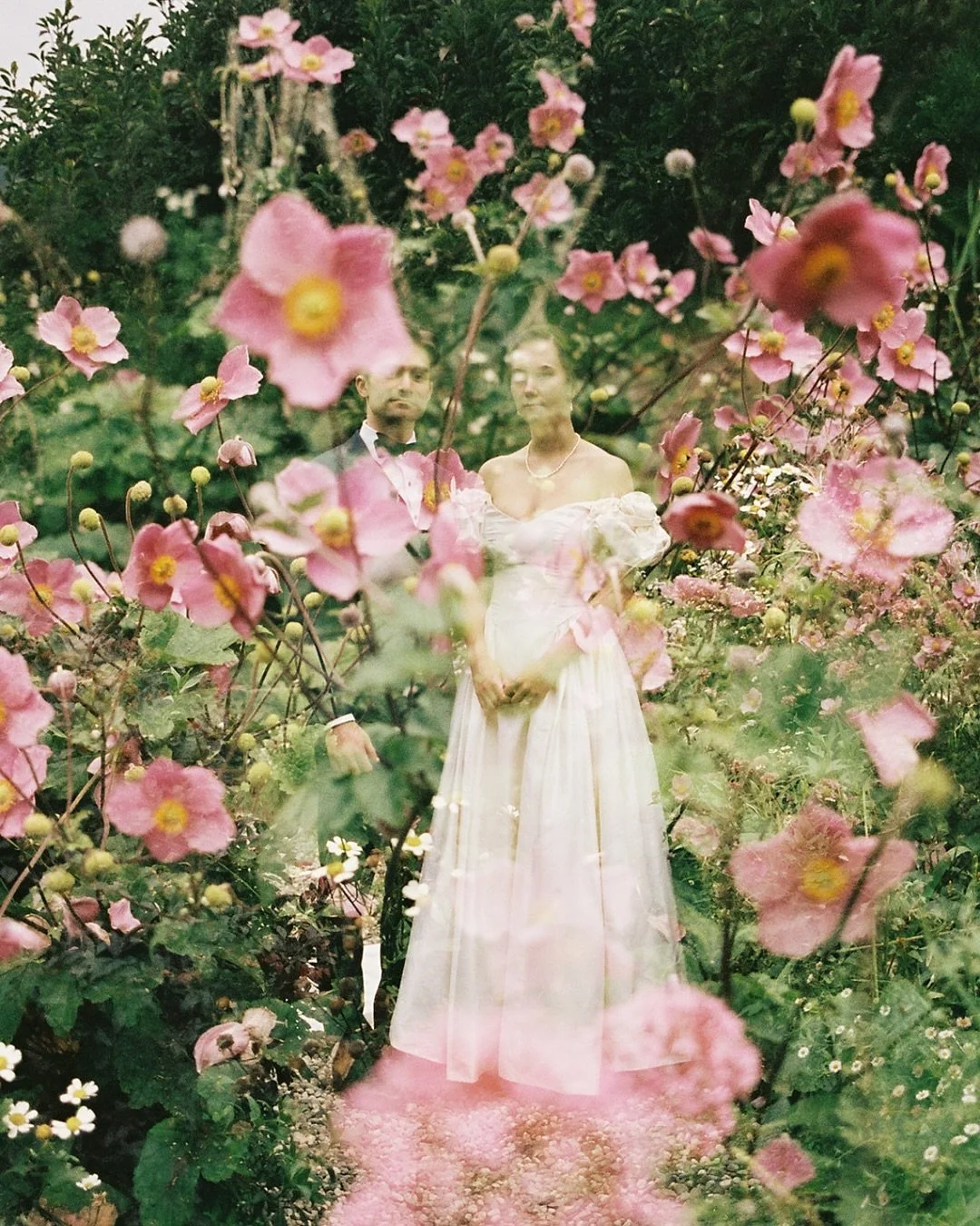 broken. double. blurred. out of focus. quirky. distorted. strange. Some analog obscura archive from this year. 

&ldquo;The visual and emotional play space between reality and fiction in photography.&rdquo; - @anastasiapagonas @wearememorycult 

#2, 