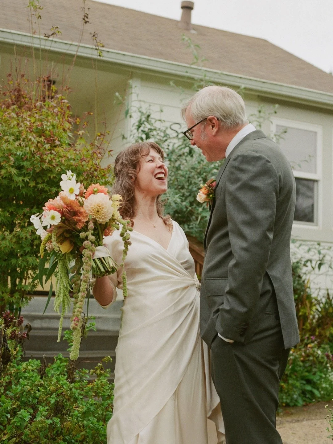 My last wedding of 2025 for Jennifer &amp; Dave. A gathering I would describe as hopeful, fluid, relaxed, and heartfelt. Guests dressed freely however they wanted and the vibe matched this energy. It rained a bit, but no one worried much. No schedule