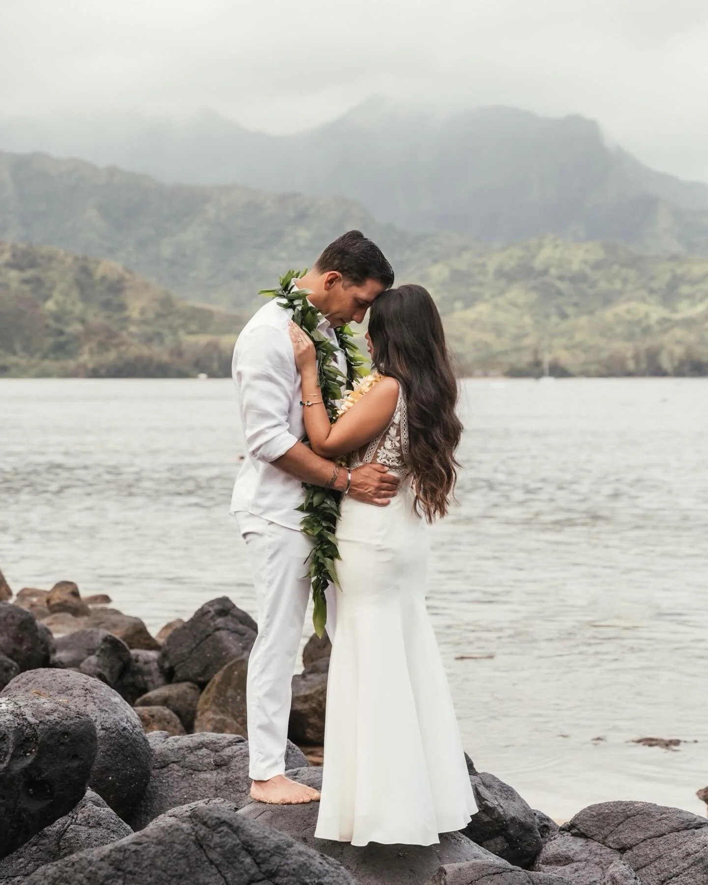 Hanalei love story 🤍

Bookings and inquiries at www.ikaika.photo 
.
.
.
.
.
#weddingphotography #weddingphotographer #kauaiphotograher #kauaiphotography #hawaiiphotographer #hawaiiphotography #kauaiweddingphotographer #kauaiweddingphotography #kauai