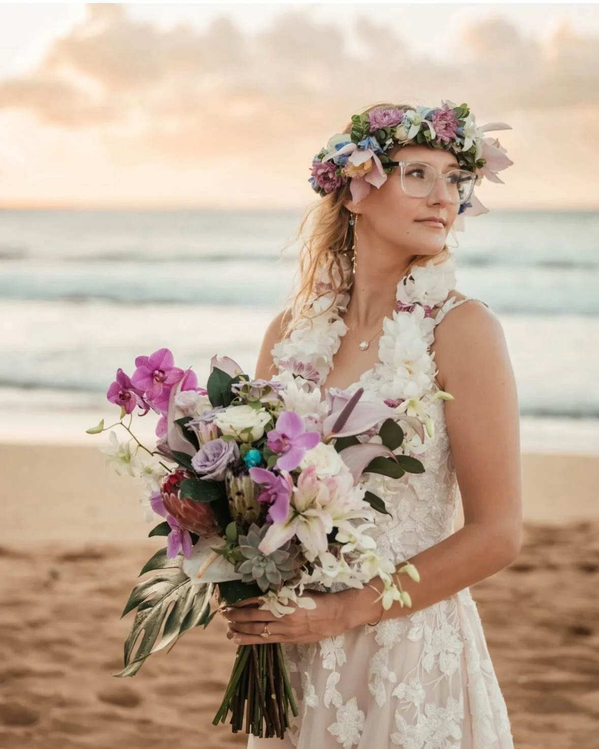 Haena magic light for this sweet couple 🙌🏽

Bookings and inquiries at www.ikaika.photo 
.
.
.
.
.
#weddingphotography #weddingphotographer #kauaiphotograher #kauaiphotography #hawaiiphotographer hawaiiphotography kauaiweddingphotographer kauaiweddi
