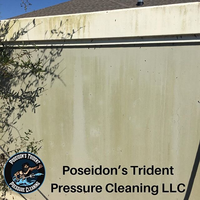 Before and after... just a plus that it&rsquo;s such a nice day out😁 #poseidonstridentpressurecleaning #poseidonstridentpressurecleaningllc #pressurewashing #pressurecleaning #powerwashing #pressure #outdoor #selfemployed #floridabusiness #dirty #cl