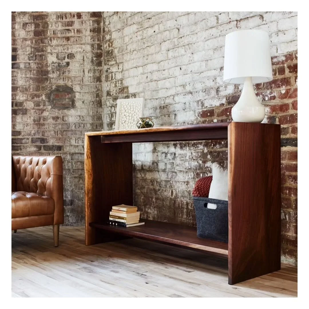 A very dear friend recently reminded me that while I am very familiar with all the projects that come out of my shop, I've done a horrible job of showing you all ;-)

So I'll start off with one where I got to showcase the beauty of the wood. It remin