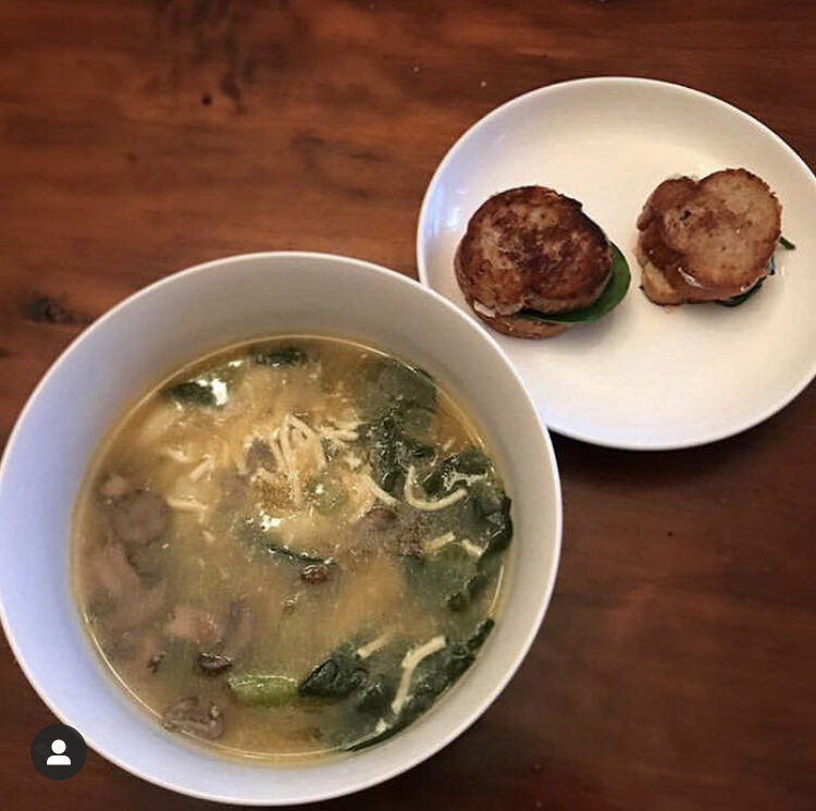 Vegan - Spinach, sprouts, celery, mushroom, vegan cheese & gnocchi in a vegetable broth, served with a side of mini panini's composed of vegan mozzarella, spinach, and tomatoes
