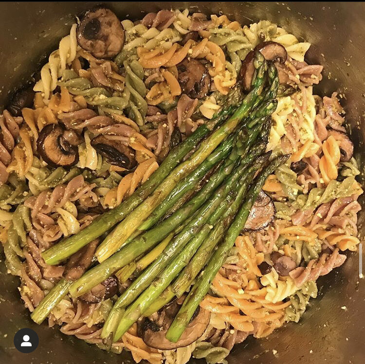 Basil Pesto Vegetable Pasta, with mushrooms & asparagus 