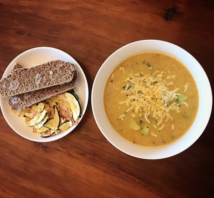 Dairy Free broccoli Cheddar Soup w/fresh home made baked wheat bread - Broccoli, carrots, cauliflower, vegetable broth 