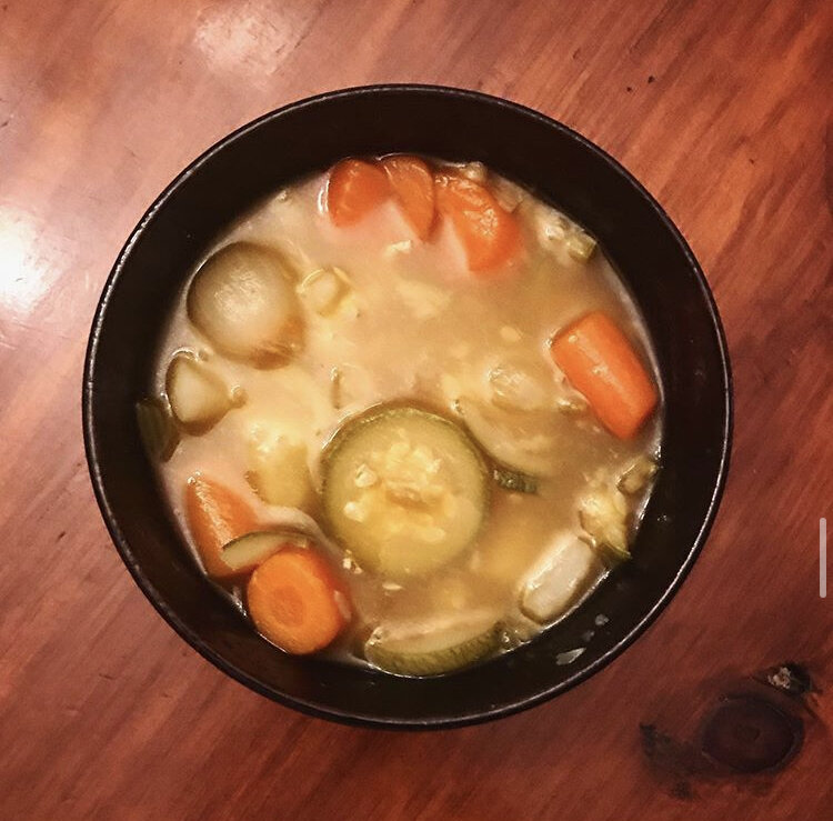Soup from the soul - zucchini, carrots, onions, potatoes, vegetable broth, water 