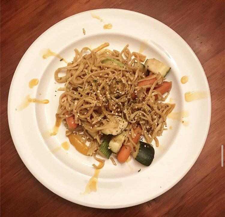 Chow Mein - Carrots, Bell Pepper, Mushrooms, & fire oil
