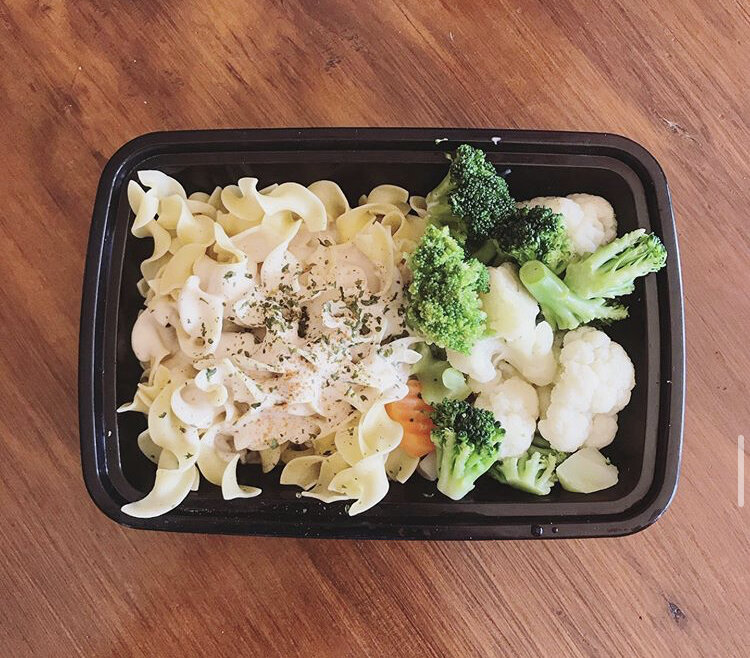 Alfredo Pasta & Steamed Veggies