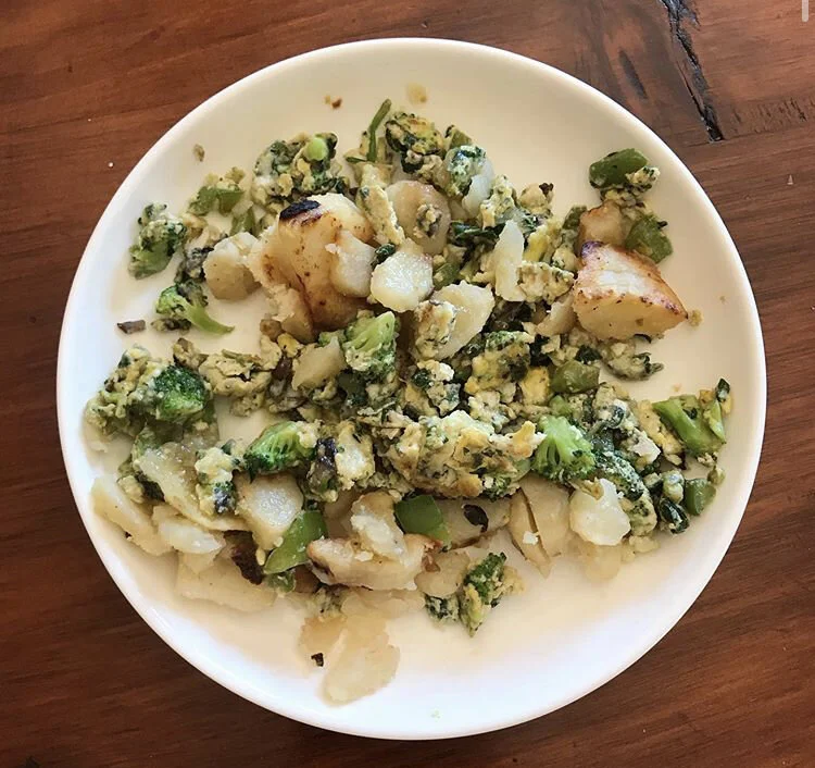 Broccoli, mushrooms, bell pepper,  spinach, potatoes, and egg 