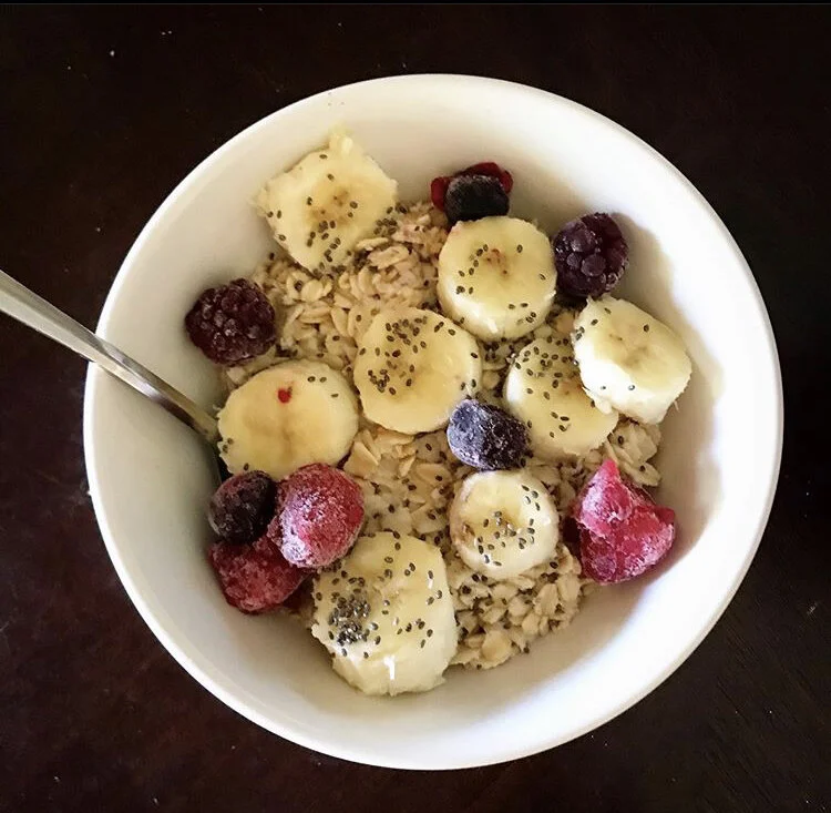 Oatmeal, bananas, raspberry, blueberries & chia seeds 