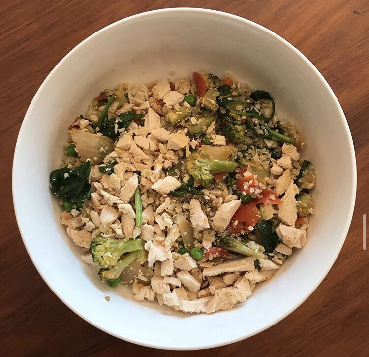 Chicken, Quinoa, broccoli, zucchini, spinach, tomato, peas, carrots  