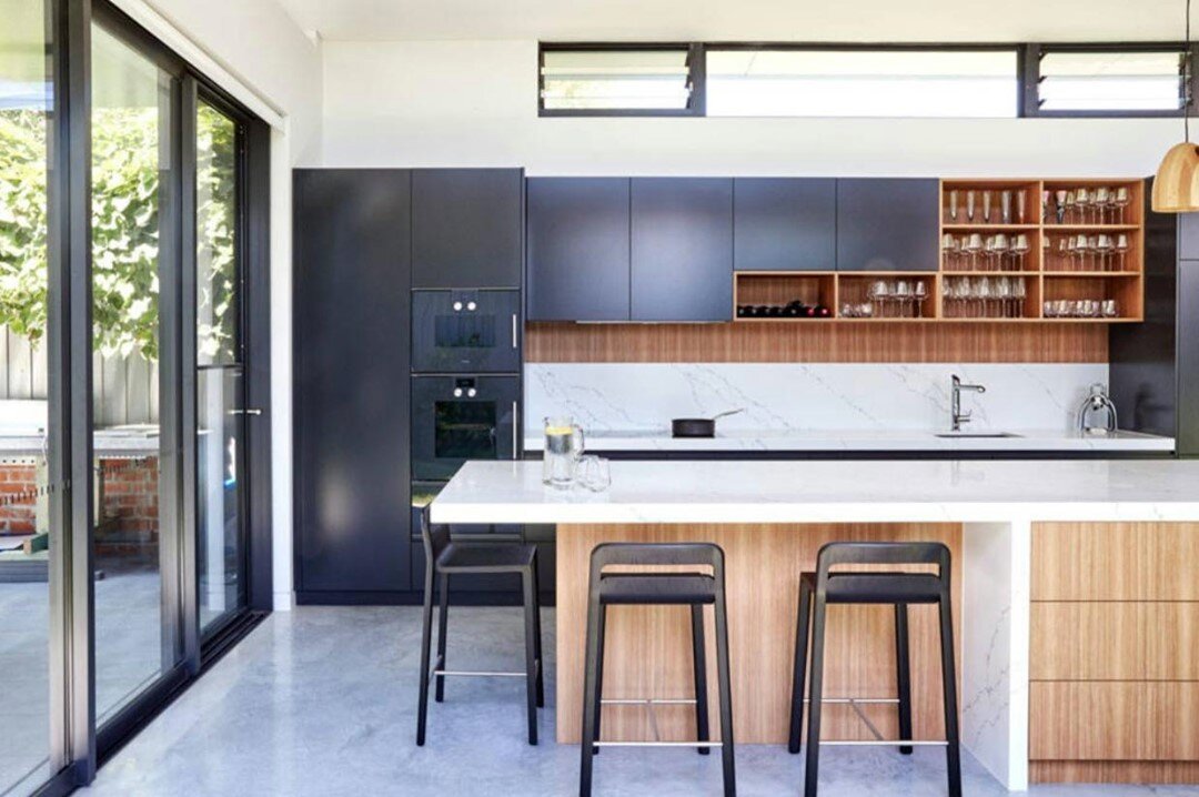 ✨ The more you know the more you can create - Julia Childs ✨⠀
This kitchen is utter perfection. From the textured tonal palette to the expansive island, we're adding this to our mood-board right now ✍️⠀
📸 Premier Kitchens Australia